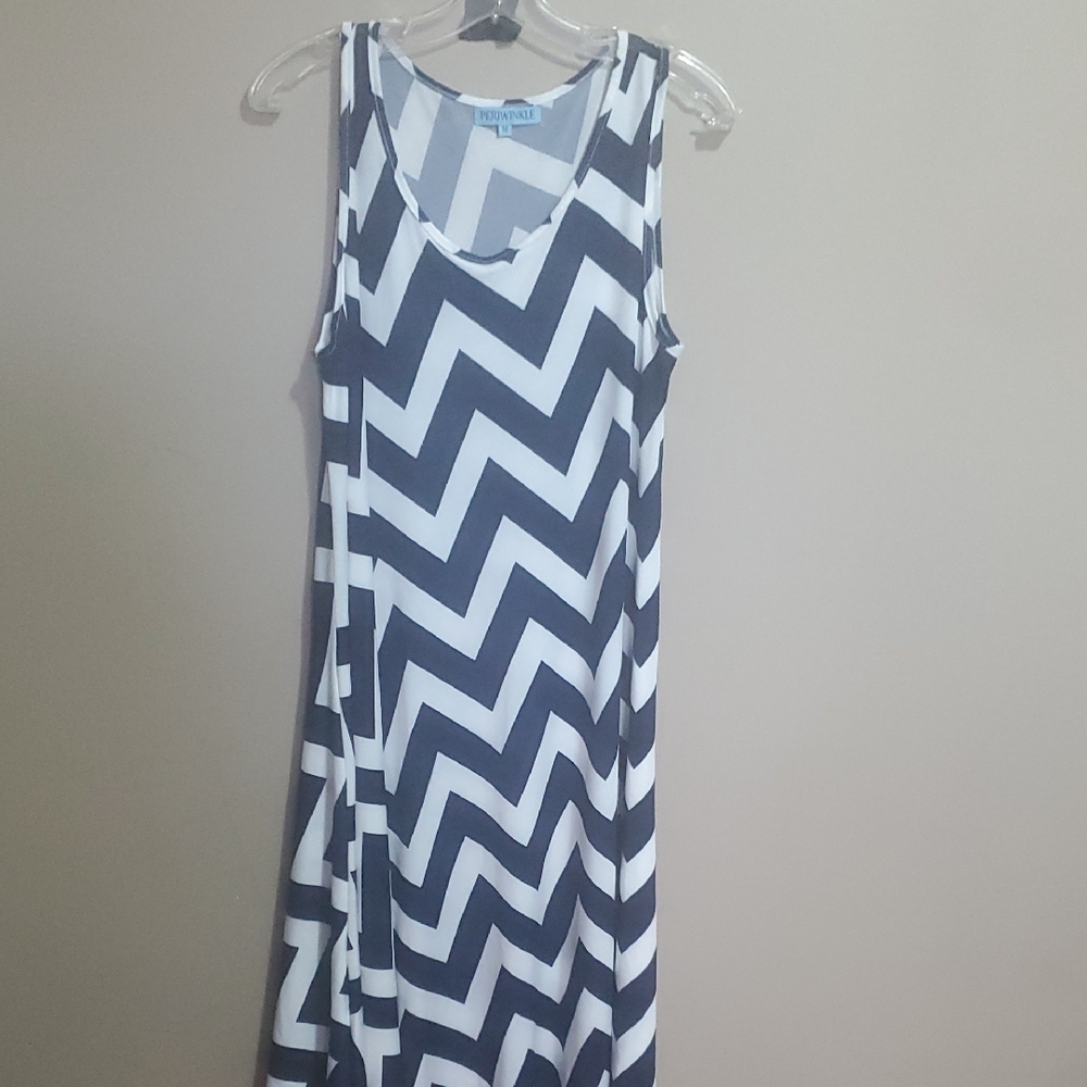 Periwinkle Chevron Patterned Navy and White A-Line Dress Size Medium